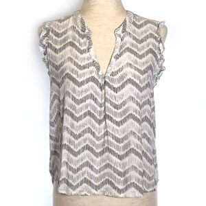 Universal Thread Rayon V-Neck Sleeveless Top Small